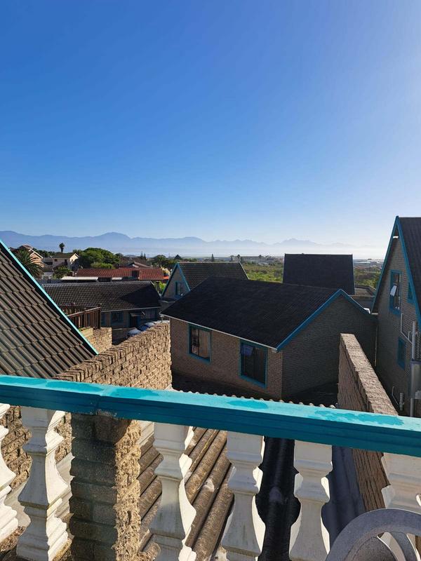 3 Bedroom Property for Sale in Heiderand Western Cape